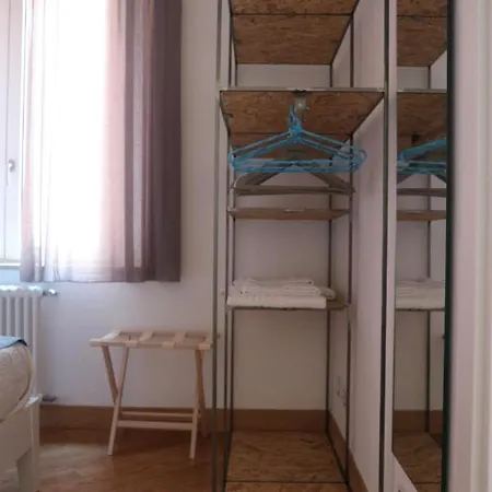בית הארחה Home33 *