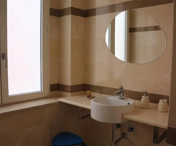 Pensión Home33 Nápoles